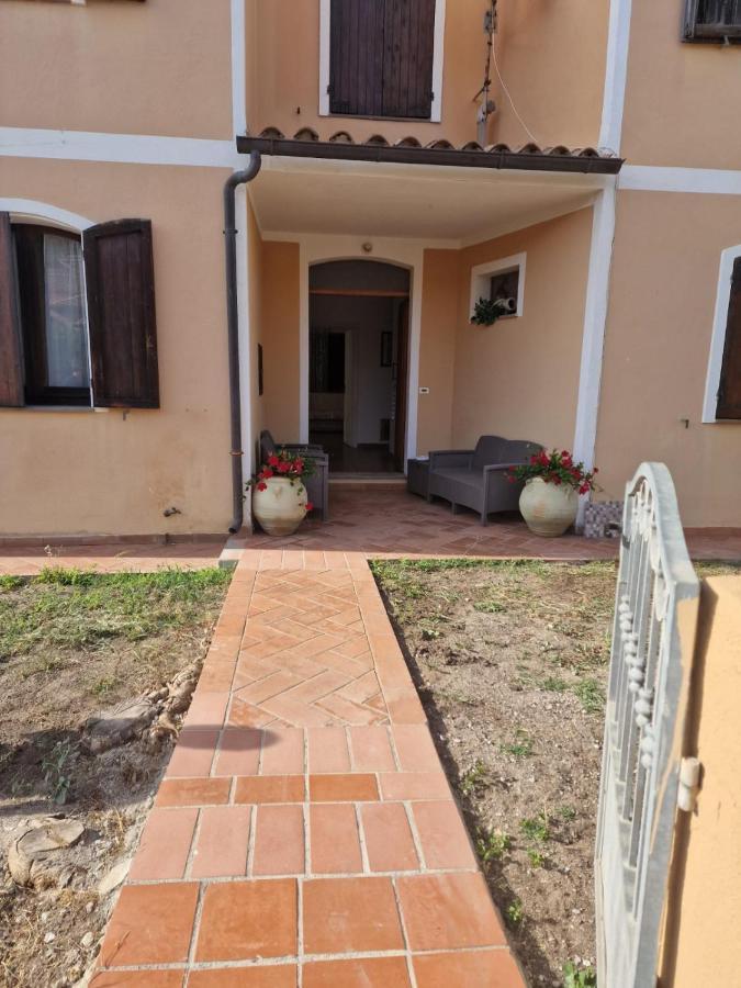 Hotel Claudia'S House Santa Teresa Gallura Exterior foto